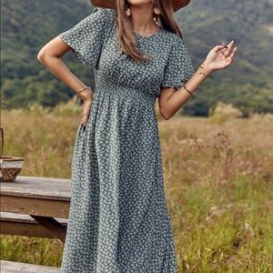 Spring Floral Print Waist Dress Green Size S SEE PHOTOS